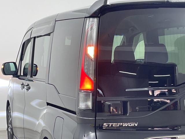 ステップワゴンスパーダ スパーダ・クールスピリット　ホンダセンシングブラスタ　純正フリップダウンモニター　純正９インチナビ　バックカメラ　ビルトインＥＴＣ　両側パワースライドドア　前席シートヒーター　レーダークルーズコントロール　衝突軽減システム　純正アルミホイール　ＬＥＤ（62枚目）