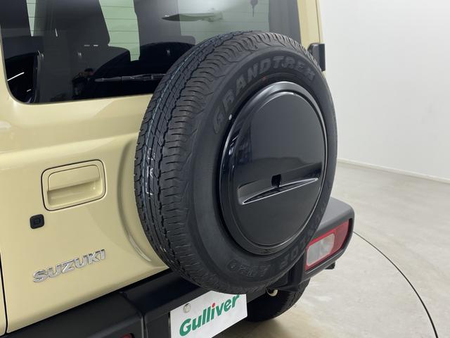 ジムニーシエラ JL シートヒーター 車線逸脱警報 衝突軽減ブレーキ クリアランスソナー ダウンヒルアシストコントロール フロントフォグランプ ヒーテッドミラー 背面タイヤ 電動格納ミラー アイドリングストップ スマートキ(5枚目)