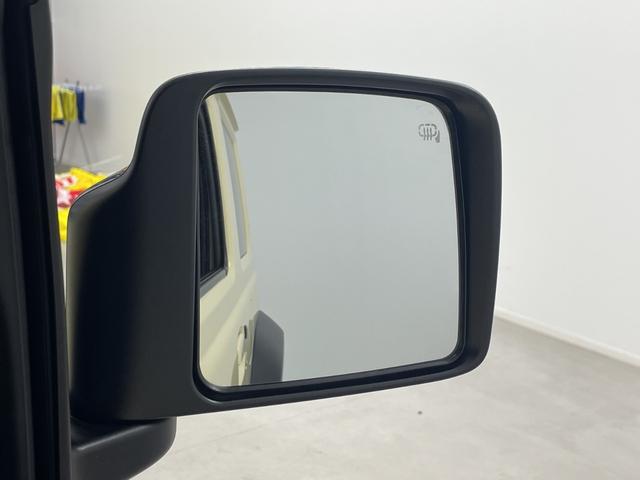 ジムニーシエラ JL シートヒーター 車線逸脱警報 衝突軽減ブレーキ クリアランスソナー ダウンヒルアシストコントロール フロントフォグランプ ヒーテッドミラー 背面タイヤ 電動格納ミラー アイドリングストップ スマートキ(6枚目)