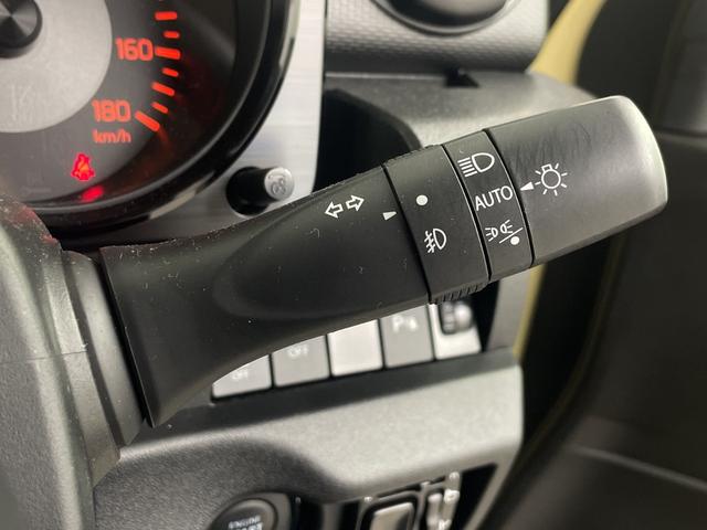 ジムニーシエラ JL シートヒーター 車線逸脱警報 衝突軽減ブレーキ クリアランスソナー ダウンヒルアシストコントロール フロントフォグランプ ヒーテッドミラー 背面タイヤ 電動格納ミラー アイドリングストップ スマートキ(10枚目)