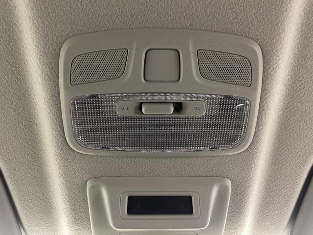 ジムニーシエラ JL シートヒーター 車線逸脱警報 衝突軽減ブレーキ クリアランスソナー ダウンヒルアシストコントロール フロントフォグランプ ヒーテッドミラー 背面タイヤ 電動格納ミラー アイドリングストップ スマートキ(23枚目)