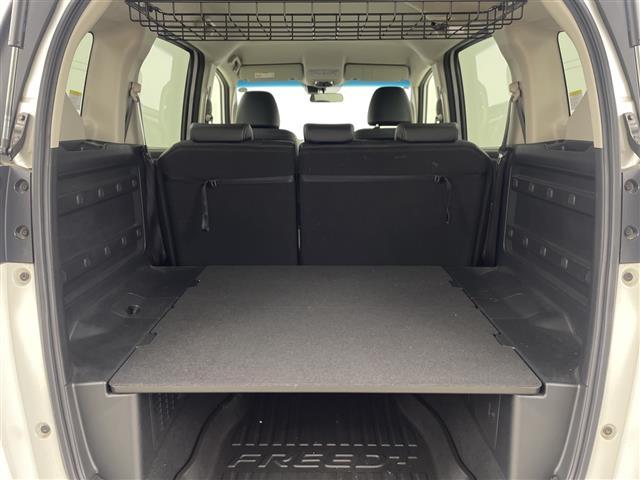 フリード+ G・ホンダセンシング 純正ナビ バックカメラ 両側パワースライドドア ビルトインETC レーダークルーズコントロール レーンキープアシスト 衝突軽減システム 純正15インチアルミホイール 純正フロアマット プッシュスタート(25枚目)