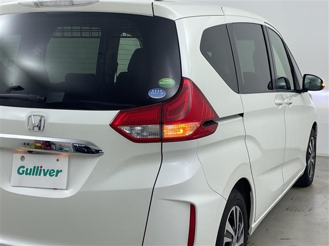 フリード+ G・ホンダセンシング 純正ナビ バックカメラ 両側パワースライドドア ビルトインETC レーダークルーズコントロール レーンキープアシスト 衝突軽減システム 純正15インチアルミホイール 純正フロアマット プッシュスタート(32枚目)