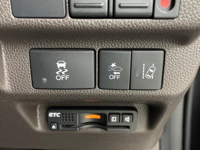 フリード G・ホンダセンシング 社外ナビ バックカメラ 両側パワースライドドア ビルトインETC ドライブレコーダー レーダークルーズコントロール レーンキープアシスト 衝突軽減システム 純正フロアマット アイドリングストップ(5枚目)