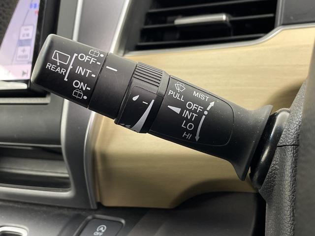 フリード G・ホンダセンシング 社外ナビ バックカメラ 両側パワースライドドア ビルトインETC ドライブレコーダー レーダークルーズコントロール レーンキープアシスト 衝突軽減システム 純正フロアマット アイドリングストップ(13枚目)