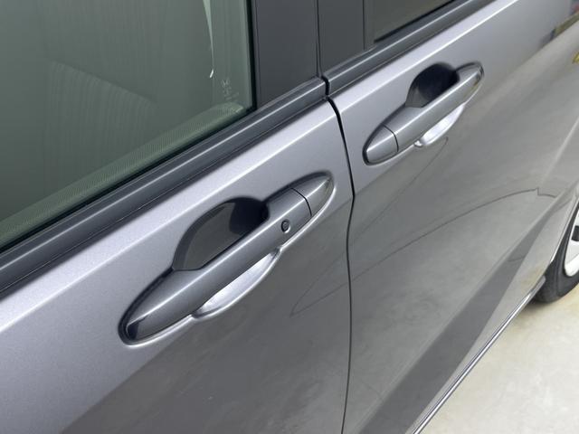 フリード G・ホンダセンシング 社外ナビ バックカメラ 両側パワースライドドア ビルトインETC ドライブレコーダー レーダークルーズコントロール レーンキープアシスト 衝突軽減システム 純正フロアマット アイドリングストップ(53枚目)