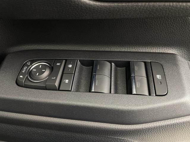 ランドクルーザー250 VX JBLサウンド サンルーフ 純正ナビ 地デジフルセグ 全方位カメラ ETC2.0 アダプティブクルーズコントロール BSM 衝突軽減ブレーキ デジタルインナーミラー 純正フロアマット ワイヤレス充電(28枚目)