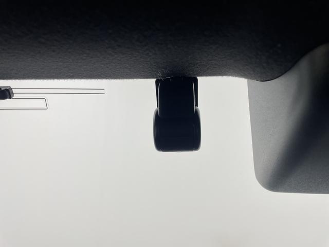 タフト Gターボ クロムベンチャー ガラスルーフ 純正ナビ 全方位カメラ フルセグテレビ ETC ドライブレコーダー レーダークルーズコントロール 衝突被害軽減ブレーキ 車線逸脱警報 クリアランスソナー シートヒーター ブレーキホールド(4枚目)