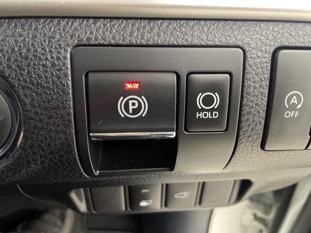 ハリアー プレミアム　メタル　アンド　レザーパッケージ　純正９インチナビ　バックカメラ　ビルトインＥＴＣ　パワーバックドア　クルーズコントロール　車線逸脱警報　クリアランスソナー　シートヒーター　エアーシート　メモリ付きパワーシート　オートハイビーム（17枚目）