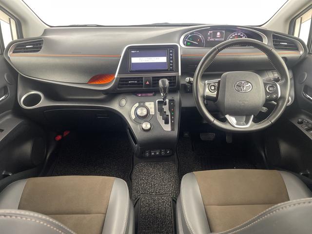 シエンタ ハイブリッドＧ　クエロ　純正ＳＤナビ　全方位カメラ　クルーズコントロール　シートヒーター　ステアリングヒーター　前後ドライブレコーダー　ＥＴＣ　両側パワースライドドア　衝突軽減システム　純正アルミホイール　純正フロアマット（7枚目）