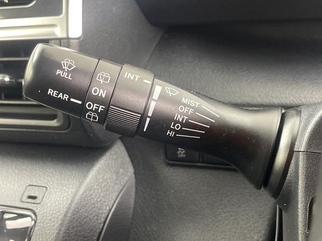 シエンタ ハイブリッドＧ　クエロ　純正ＳＤナビ　全方位カメラ　クルーズコントロール　シートヒーター　ステアリングヒーター　前後ドライブレコーダー　ＥＴＣ　両側パワースライドドア　衝突軽減システム　純正アルミホイール　純正フロアマット（13枚目）