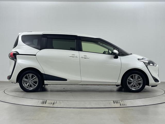 シエンタ ハイブリッドＧ　クエロ　純正ＳＤナビ　全方位カメラ　クルーズコントロール　シートヒーター　ステアリングヒーター　前後ドライブレコーダー　ＥＴＣ　両側パワースライドドア　衝突軽減システム　純正アルミホイール　純正フロアマット（62枚目）