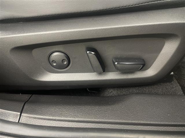 アウトランダーPHEV ブラックエディション 純正12.3インチナビ 全方位カメラ マイパイロット BSM ETC2.0 前後ドライブレコーダー AC100V ワイヤレス充電 パドルシフト ステアリングヒーター シートヒーター 電動リアゲート(18枚目)