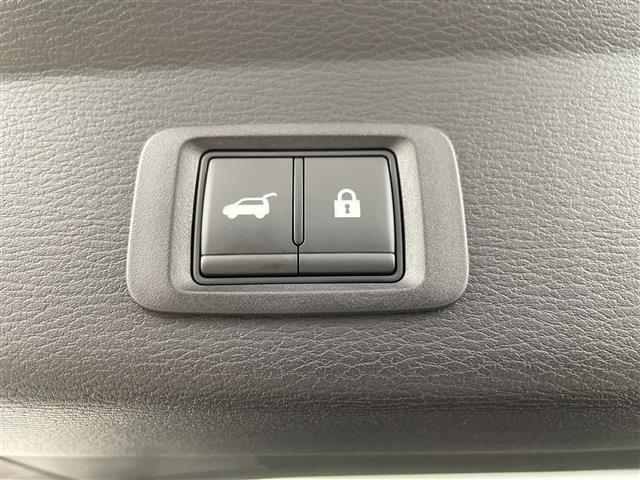 アウトランダーPHEV ブラックエディション 純正12.3インチナビ 全方位カメラ マイパイロット BSM ETC2.0 前後ドライブレコーダー AC100V ワイヤレス充電 パドルシフト ステアリングヒーター シートヒーター 電動リアゲート(19枚目)