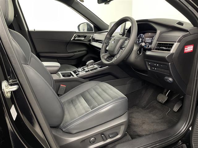 アウトランダーPHEV ブラックエディション 純正12.3インチナビ 全方位カメラ マイパイロット BSM ETC2.0 前後ドライブレコーダー AC100V ワイヤレス充電 パドルシフト ステアリングヒーター シートヒーター 電動リアゲート(21枚目)