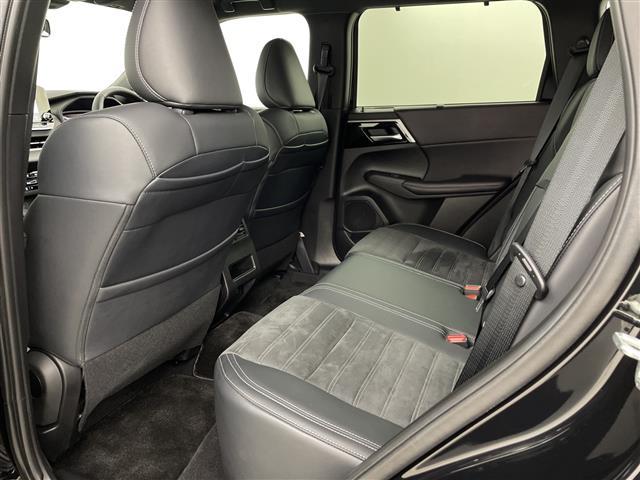 アウトランダーPHEV ブラックエディション 純正12.3インチナビ 全方位カメラ マイパイロット BSM ETC2.0 前後ドライブレコーダー AC100V ワイヤレス充電 パドルシフト ステアリングヒーター シートヒーター 電動リアゲート(26枚目)