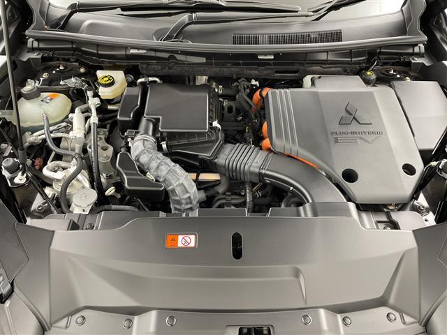 アウトランダーPHEV ブラックエディション 純正12.3インチナビ 全方位カメラ マイパイロット BSM ETC2.0 前後ドライブレコーダー AC100V ワイヤレス充電 パドルシフト ステアリングヒーター シートヒーター 電動リアゲート(40枚目)