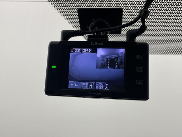 シエンタ ハイブリッドG 純正SDナビ バックカメラ フルセグTV CD/DVD/BT 両側パワースライドドア 前後ドライブレコーダー ビルトインETC 純正フロアマット レベライザー ステアリングリモコン プッシュスタート(3枚目)