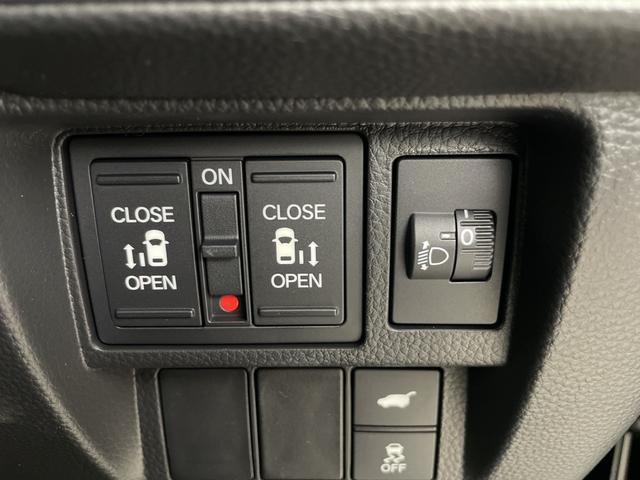 ステップワゴン e:HEVスパーダ 登録済未使用車 純正15.6型後席モニター 純正11.4型ナビ バックカメラ ブラインドスポットモニター 衝突軽減 アダプティブクルーズコントロール 電動リアゲート シートヒーター ブレーキホールド(5枚目)