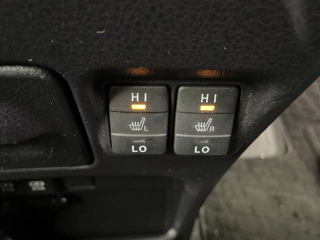 エスクァイア Ｇｉ　プレミアムパッケージ　ブラックテーラード　純正ナビ　バックカメラ　ビルトインＥＴＣ２．０　クルーズコントロール　衝突軽減システム　シートヒーター　ステアリングヒーター　オートマティックハイビーム　両側パワースライドドア　純正アルミホイール（5枚目）