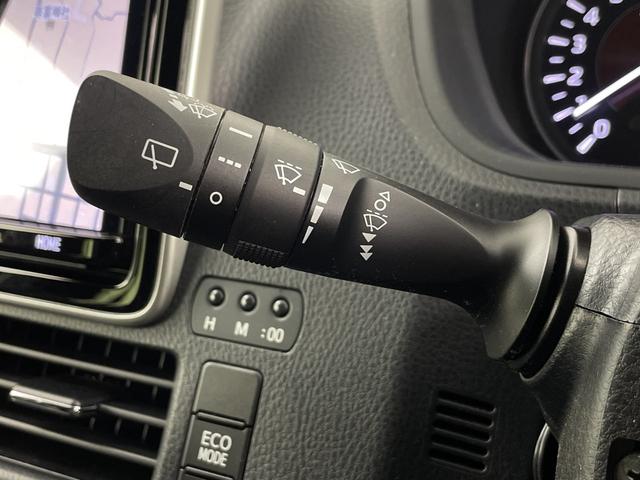 エスクァイア Ｇｉ　プレミアムパッケージ　ブラックテーラード　純正ナビ　バックカメラ　ビルトインＥＴＣ２．０　クルーズコントロール　衝突軽減システム　シートヒーター　ステアリングヒーター　オートマティックハイビーム　両側パワースライドドア　純正アルミホイール（10枚目）