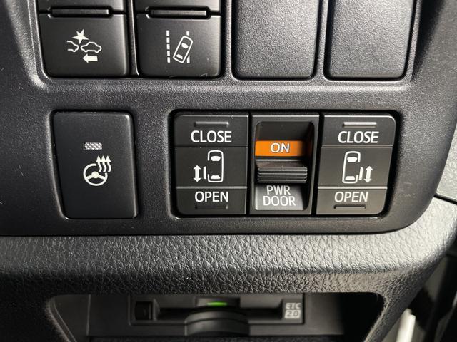 エスクァイア Ｇｉ　プレミアムパッケージ　ブラックテーラード　純正ナビ　バックカメラ　ビルトインＥＴＣ２．０　クルーズコントロール　衝突軽減システム　シートヒーター　ステアリングヒーター　オートマティックハイビーム　両側パワースライドドア　純正アルミホイール（17枚目）