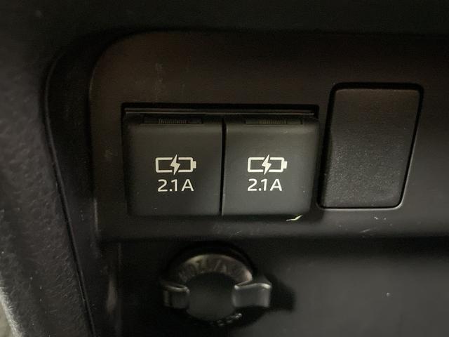 エスクァイア Ｇｉ　プレミアムパッケージ　ブラックテーラード　純正ナビ　バックカメラ　ビルトインＥＴＣ２．０　クルーズコントロール　衝突軽減システム　シートヒーター　ステアリングヒーター　オートマティックハイビーム　両側パワースライドドア　純正アルミホイール（29枚目）