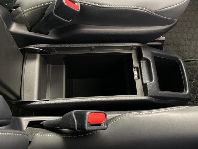 エスクァイア Ｇｉ　プレミアムパッケージ　ブラックテーラード　純正ナビ　バックカメラ　ビルトインＥＴＣ２．０　クルーズコントロール　衝突軽減システム　シートヒーター　ステアリングヒーター　オートマティックハイビーム　両側パワースライドドア　純正アルミホイール（31枚目）