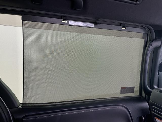 エスクァイア Ｇｉ　プレミアムパッケージ　ブラックテーラード　純正ナビ　バックカメラ　ビルトインＥＴＣ２．０　クルーズコントロール　衝突軽減システム　シートヒーター　ステアリングヒーター　オートマティックハイビーム　両側パワースライドドア　純正アルミホイール（32枚目）