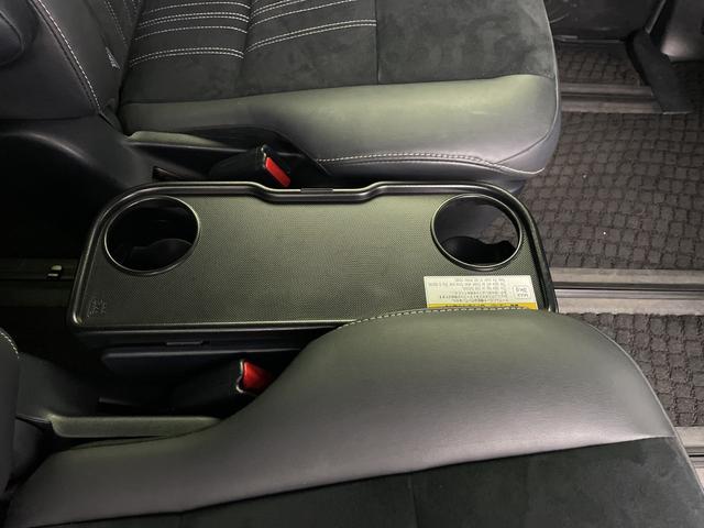 エスクァイア Ｇｉ　プレミアムパッケージ　ブラックテーラード　純正ナビ　バックカメラ　ビルトインＥＴＣ２．０　クルーズコントロール　衝突軽減システム　シートヒーター　ステアリングヒーター　オートマティックハイビーム　両側パワースライドドア　純正アルミホイール（34枚目）