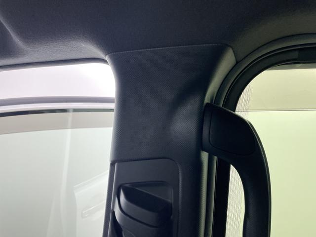 エスクァイア Ｇｉ　プレミアムパッケージ　ブラックテーラード　純正ナビ　バックカメラ　ビルトインＥＴＣ２．０　クルーズコントロール　衝突軽減システム　シートヒーター　ステアリングヒーター　オートマティックハイビーム　両側パワースライドドア　純正アルミホイール（38枚目）