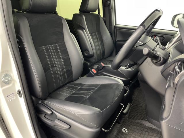 エスクァイア Ｇｉ　プレミアムパッケージ　ブラックテーラード　純正ナビ　バックカメラ　ビルトインＥＴＣ２．０　クルーズコントロール　衝突軽減システム　シートヒーター　ステアリングヒーター　オートマティックハイビーム　両側パワースライドドア　純正アルミホイール（41枚目）