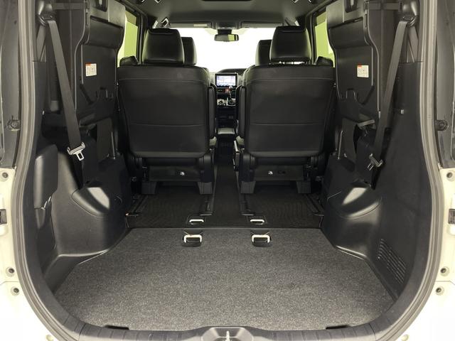 エスクァイア Ｇｉ　プレミアムパッケージ　ブラックテーラード　純正ナビ　バックカメラ　ビルトインＥＴＣ２．０　クルーズコントロール　衝突軽減システム　シートヒーター　ステアリングヒーター　オートマティックハイビーム　両側パワースライドドア　純正アルミホイール（50枚目）