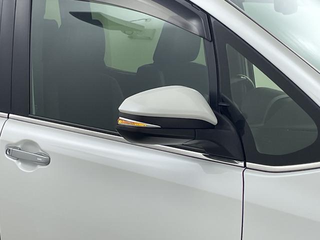 エスクァイア Ｇｉ　プレミアムパッケージ　ブラックテーラード　純正ナビ　バックカメラ　ビルトインＥＴＣ２．０　クルーズコントロール　衝突軽減システム　シートヒーター　ステアリングヒーター　オートマティックハイビーム　両側パワースライドドア　純正アルミホイール（53枚目）