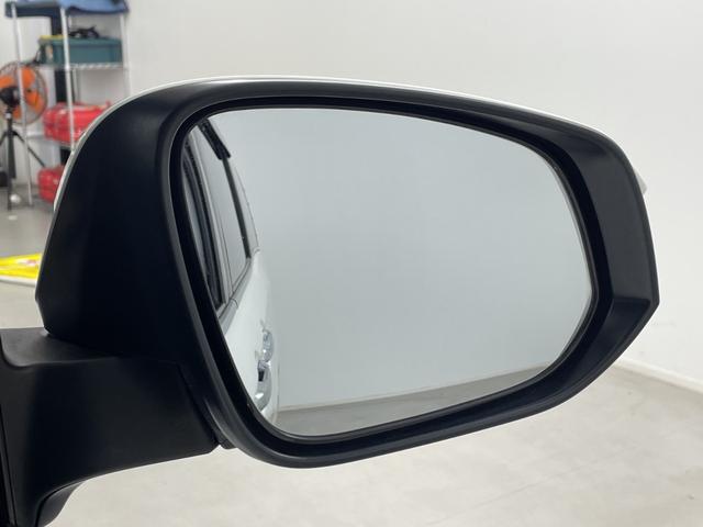 エスクァイア Ｇｉ　プレミアムパッケージ　ブラックテーラード　純正ナビ　バックカメラ　ビルトインＥＴＣ２．０　クルーズコントロール　衝突軽減システム　シートヒーター　ステアリングヒーター　オートマティックハイビーム　両側パワースライドドア　純正アルミホイール（54枚目）