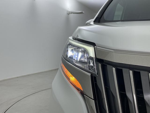 エスクァイア Ｇｉ　プレミアムパッケージ　ブラックテーラード　純正ナビ　バックカメラ　ビルトインＥＴＣ２．０　クルーズコントロール　衝突軽減システム　シートヒーター　ステアリングヒーター　オートマティックハイビーム　両側パワースライドドア　純正アルミホイール（55枚目）