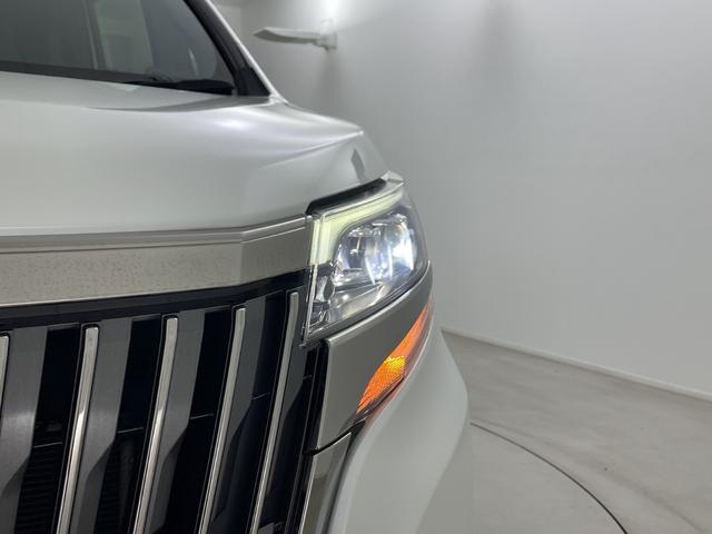 エスクァイア Ｇｉ　プレミアムパッケージ　ブラックテーラード　純正ナビ　バックカメラ　ビルトインＥＴＣ２．０　クルーズコントロール　衝突軽減システム　シートヒーター　ステアリングヒーター　オートマティックハイビーム　両側パワースライドドア　純正アルミホイール（56枚目）