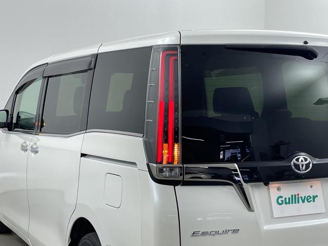 エスクァイア Ｇｉ　プレミアムパッケージ　ブラックテーラード　純正ナビ　バックカメラ　ビルトインＥＴＣ２．０　クルーズコントロール　衝突軽減システム　シートヒーター　ステアリングヒーター　オートマティックハイビーム　両側パワースライドドア　純正アルミホイール（58枚目）