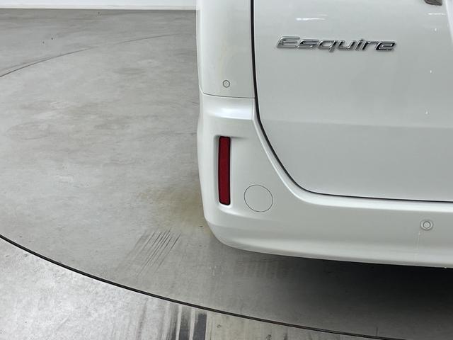 エスクァイア Ｇｉ　プレミアムパッケージ　ブラックテーラード　純正ナビ　バックカメラ　ビルトインＥＴＣ２．０　クルーズコントロール　衝突軽減システム　シートヒーター　ステアリングヒーター　オートマティックハイビーム　両側パワースライドドア　純正アルミホイール（60枚目）