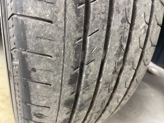 エスクァイア Ｇｉ　プレミアムパッケージ　ブラックテーラード　純正ナビ　バックカメラ　ビルトインＥＴＣ２．０　クルーズコントロール　衝突軽減システム　シートヒーター　ステアリングヒーター　オートマティックハイビーム　両側パワースライドドア　純正アルミホイール（70枚目）