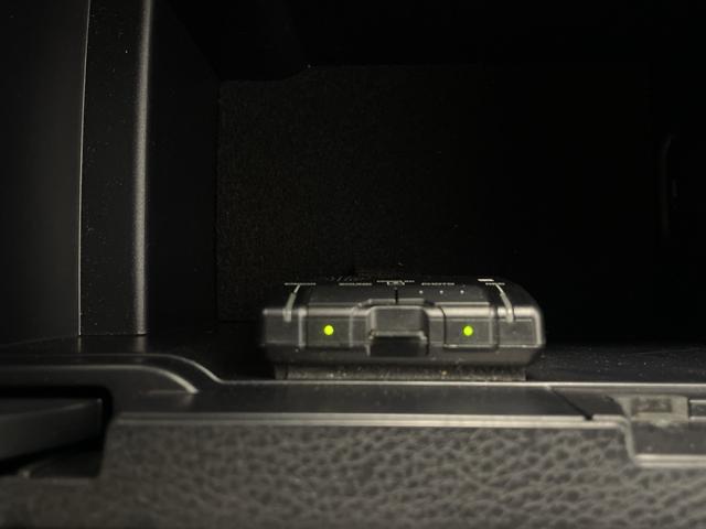 ハリアー プレミアム 純正ナビ バックカメラ クルーズコントロール 前後ドライブレコーダー パワーバックドア レーンキープアシスト 衝突軽減ブレーキ コーナーセンサー ETC ブレーキホールド スタットレスタイヤ積込(20枚目)