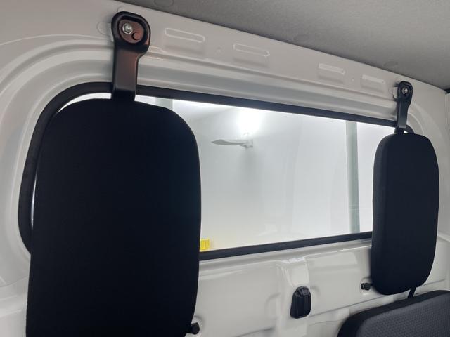 ピクシストラック スタンダード 衝突軽減システム コーナーセンサー FM/AM カーラジオ 電動格納ミラー オートライト パワーウィンドウ 純正フロアマット プッシュスタート スマートキー アイドリングストップ 横滑り防止システム(26枚目)