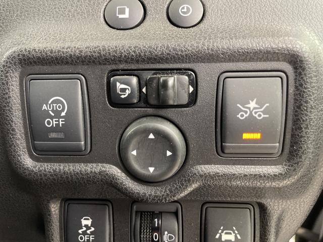 ノート Ｘ　ＤＩＧ－Ｓ　純正ナビ（Ｂｌｕｅｔｏｏｔｈ／ＴＶ／ＤＶＤ／ＣＤ）　全方位カメラ　ＥＴＣ　衝突軽減ブレーキ　レーンキープアシスト　コーナーセンサー　横滑り防止措置　純正フロアマット　ドアバイザー　ウインカーミラー（4枚目）