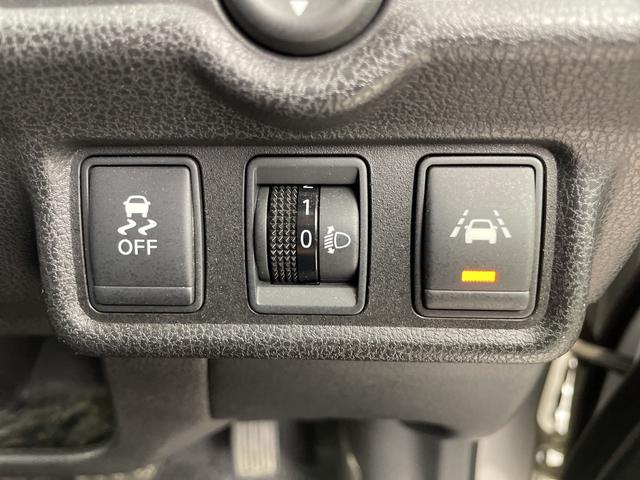 ノート Ｘ　ＤＩＧ－Ｓ　純正ナビ（Ｂｌｕｅｔｏｏｔｈ／ＴＶ／ＤＶＤ／ＣＤ）　全方位カメラ　ＥＴＣ　衝突軽減ブレーキ　レーンキープアシスト　コーナーセンサー　横滑り防止措置　純正フロアマット　ドアバイザー　ウインカーミラー（5枚目）