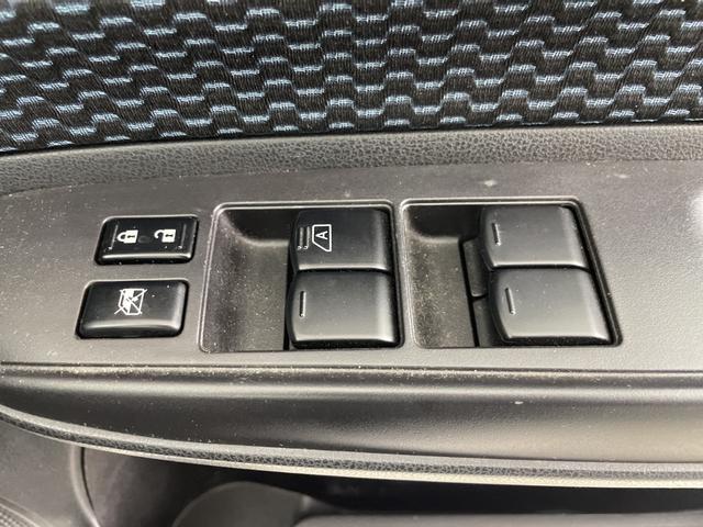 ノート Ｘ　ＤＩＧ－Ｓ　純正ナビ（Ｂｌｕｅｔｏｏｔｈ／ＴＶ／ＤＶＤ／ＣＤ）　全方位カメラ　ＥＴＣ　衝突軽減ブレーキ　レーンキープアシスト　コーナーセンサー　横滑り防止措置　純正フロアマット　ドアバイザー　ウインカーミラー（19枚目）