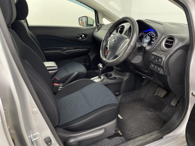 ノート Ｘ　ＤＩＧ－Ｓ　純正ナビ（Ｂｌｕｅｔｏｏｔｈ／ＴＶ／ＤＶＤ／ＣＤ）　全方位カメラ　ＥＴＣ　衝突軽減ブレーキ　レーンキープアシスト　コーナーセンサー　横滑り防止措置　純正フロアマット　ドアバイザー　ウインカーミラー（35枚目）