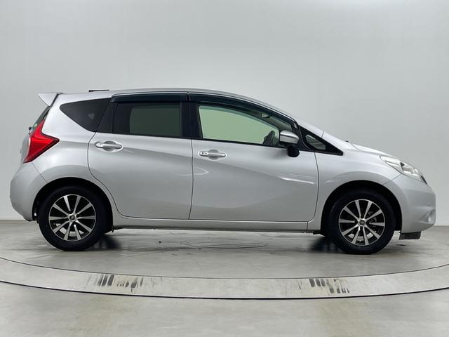 ノート Ｘ　ＤＩＧ－Ｓ　純正ナビ（Ｂｌｕｅｔｏｏｔｈ／ＴＶ／ＤＶＤ／ＣＤ）　全方位カメラ　ＥＴＣ　衝突軽減ブレーキ　レーンキープアシスト　コーナーセンサー　横滑り防止措置　純正フロアマット　ドアバイザー　ウインカーミラー（57枚目）