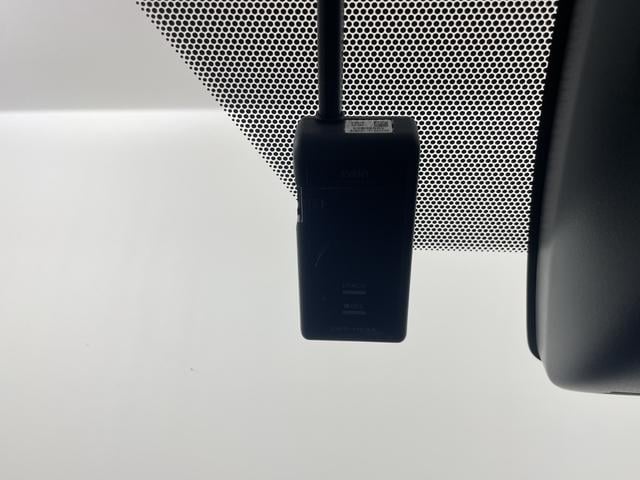 ヴォクシー ＺＳ　煌ＩＩＩ　純正ナビ　バックカメラ　両側パワースライドドア　ビルトＥＴＣ２．０　純正ドライブレコーダー　オートマティックハイビーム　クルーズコントロール　衝突軽減システム　純正アルミホイール　純正フロアマット（4枚目）