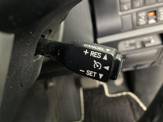 ヴォクシー ＺＳ　煌ＩＩＩ　純正ナビ　バックカメラ　両側パワースライドドア　ビルトＥＴＣ２．０　純正ドライブレコーダー　オートマティックハイビーム　クルーズコントロール　衝突軽減システム　純正アルミホイール　純正フロアマット（5枚目）