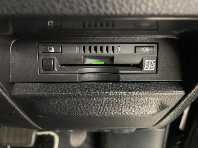 ヴォクシー ＺＳ　煌ＩＩＩ　純正ナビ　バックカメラ　両側パワースライドドア　ビルトＥＴＣ２．０　純正ドライブレコーダー　オートマティックハイビーム　クルーズコントロール　衝突軽減システム　純正アルミホイール　純正フロアマット（6枚目）